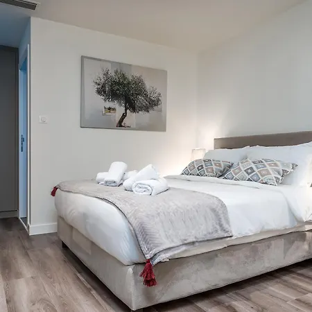 Urban Nest - & Aparthotel 4*