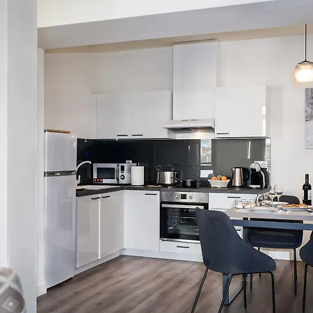 Aparthotel Urban Nest - &