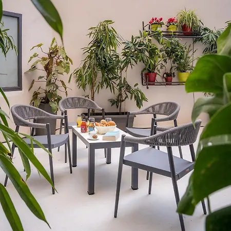 Urban Nest - & Aparthotel 4*
