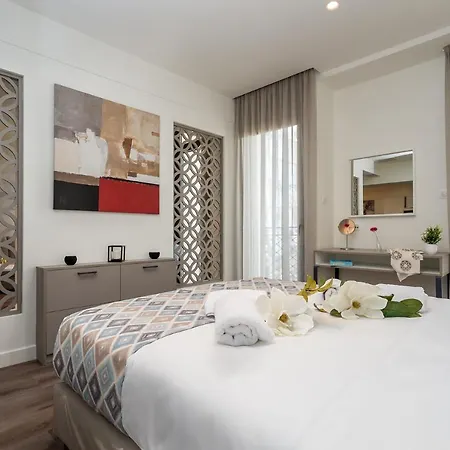 Urban Nest - & 4* Atene